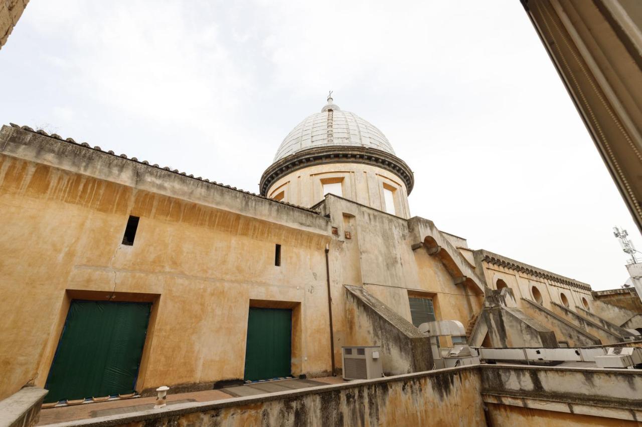 Duomo 77 - In The Heart Of The Historical Center By Elite Villas Nápoles Exterior foto